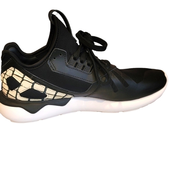 Addias Tubular Running Shoes - Picture 4 of 12